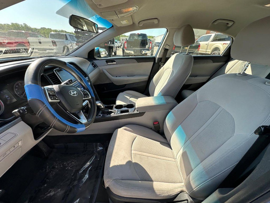 Used 2018 Hyundai Sonata SE w/ Cargo Package FWD image 12