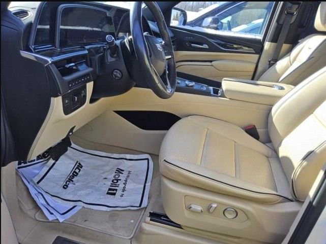 Used 2024 Cadillac Escalade ESV Premium Luxury w/ Performance Package AWD/4WD image 9