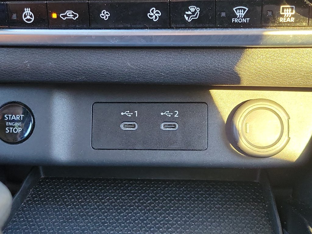 Used 2025 Nissan Rogue SV w/ SV Premium Package FWD image 26