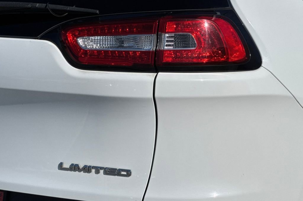 Used 2014 Jeep Cherokee Limited w/ Technology Group image 26