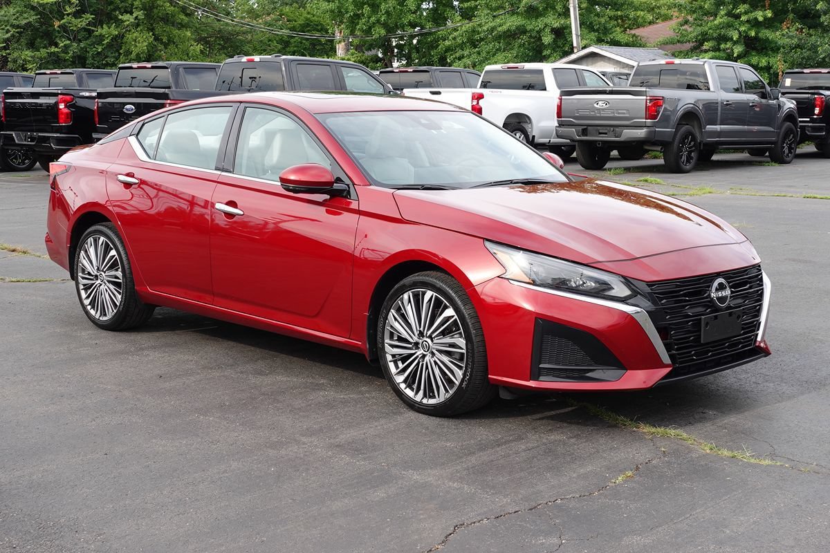 Used 2024 Nissan Altima 2.5 SL AWD/4WD image 4