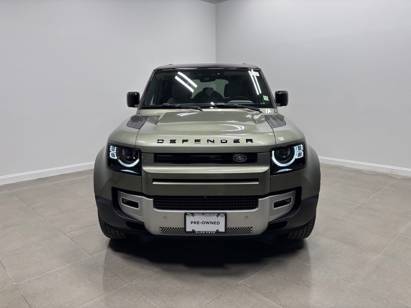 Used 2024 Land Rover Defender 110 S AWD/4WD image 3