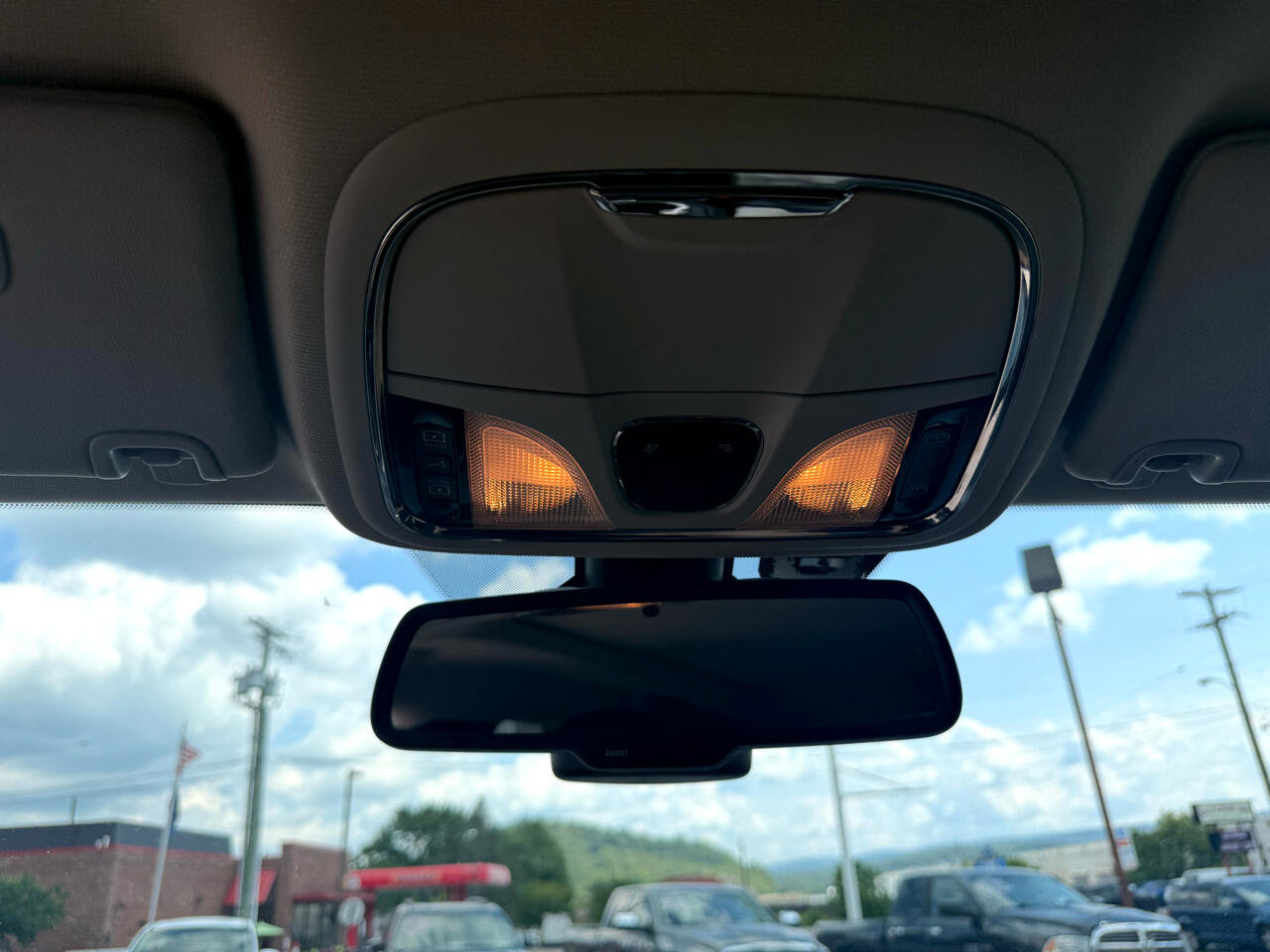 Used 2017 Jeep Cherokee High Altitude w/ Luxury Group image 40