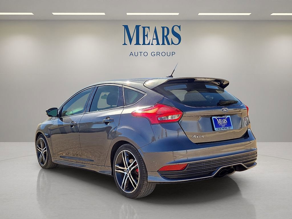 Used 2017 Ford Focus ST image 3