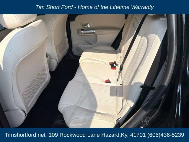 Used 2023 Mercedes-Benz GLB 250 4MATIC w/ Premium Package image 8
