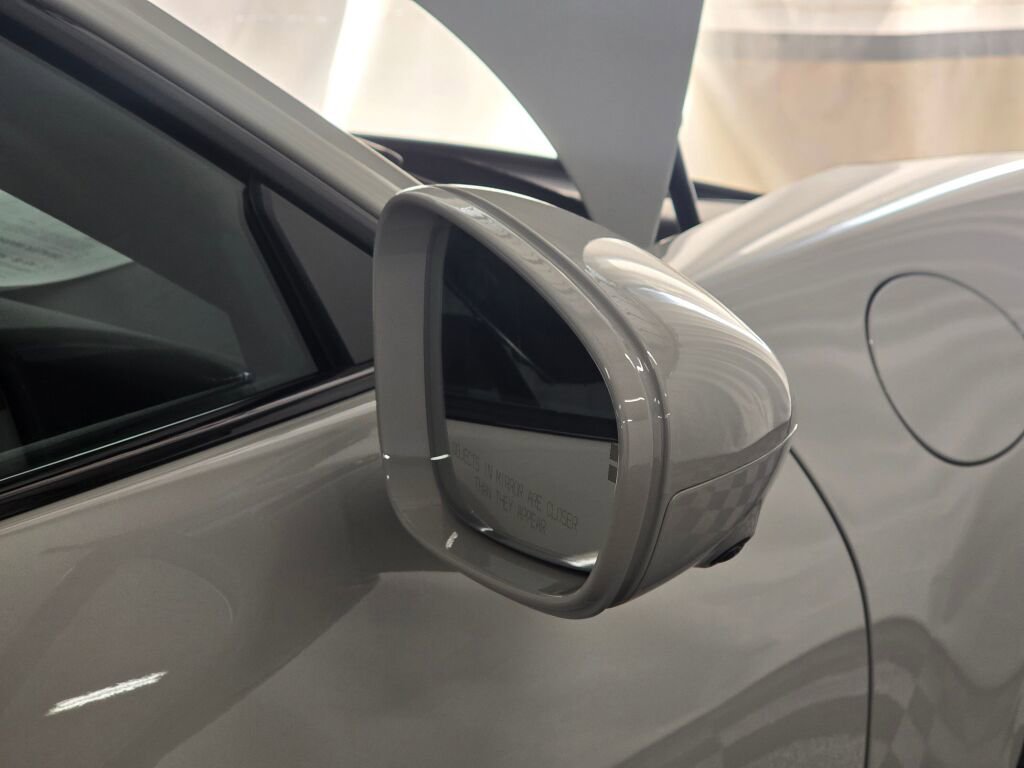 Certified 2022 Porsche 911 Carrera image 24