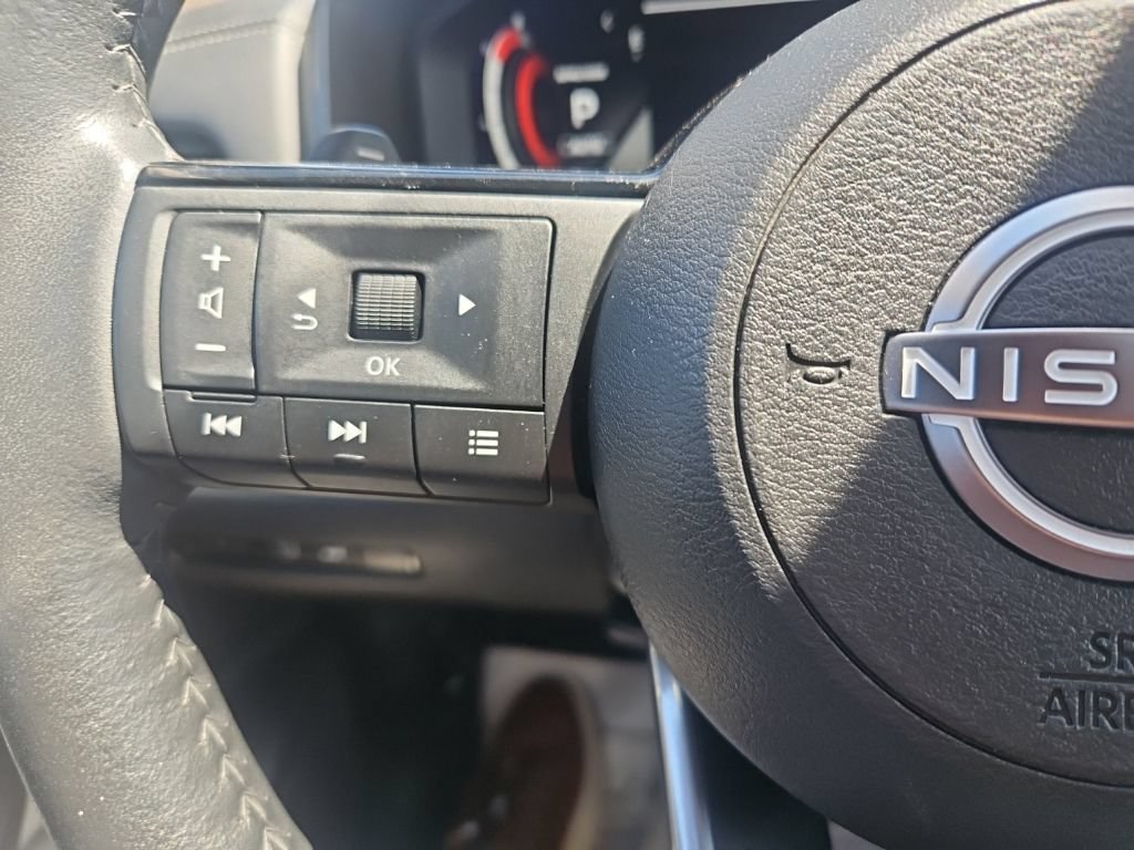 Used 2023 Nissan Rogue Platinum AWD/4WD image 25
