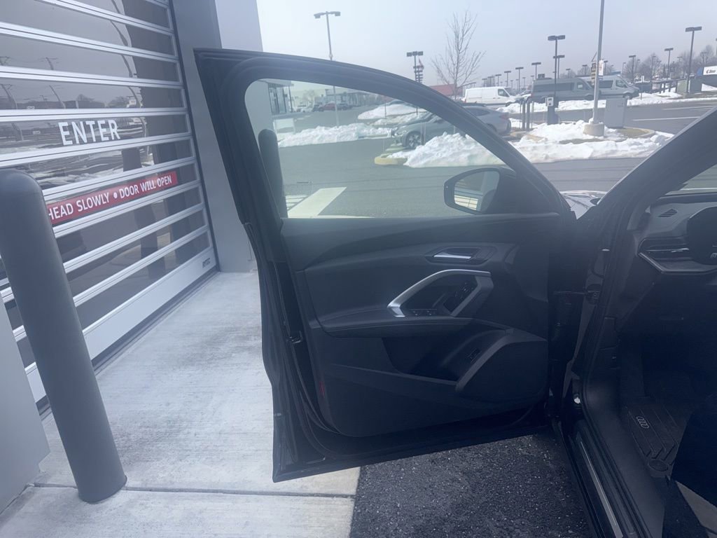 Used 2025 Audi Q5 Premium w/ 19" Wheel Package image 25