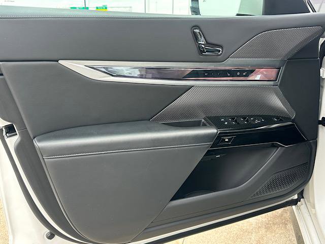 Certified 2023 BMW 760i xDrive image 19