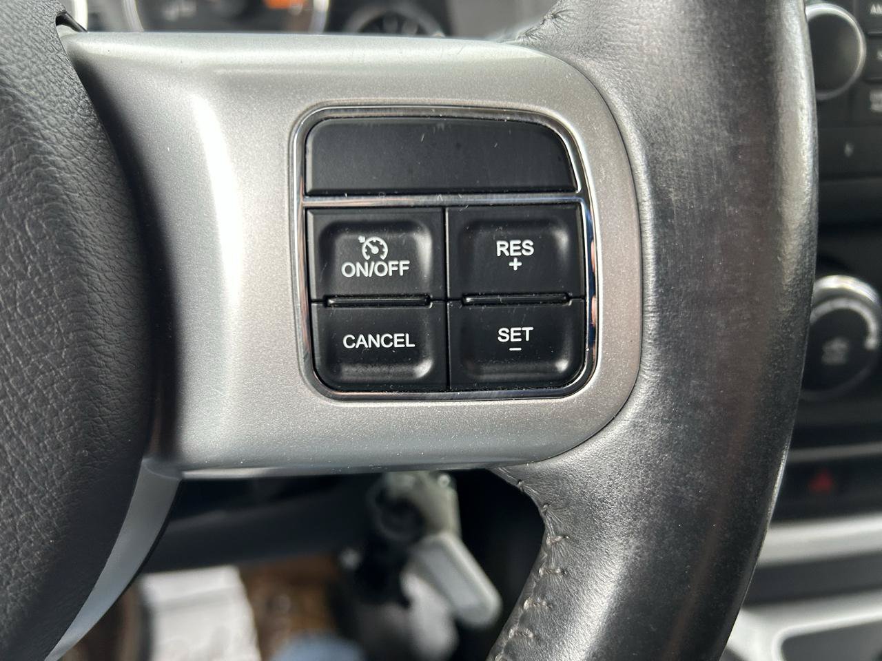 Used 2016 Jeep Compass Latitude AWD/4WD image 18