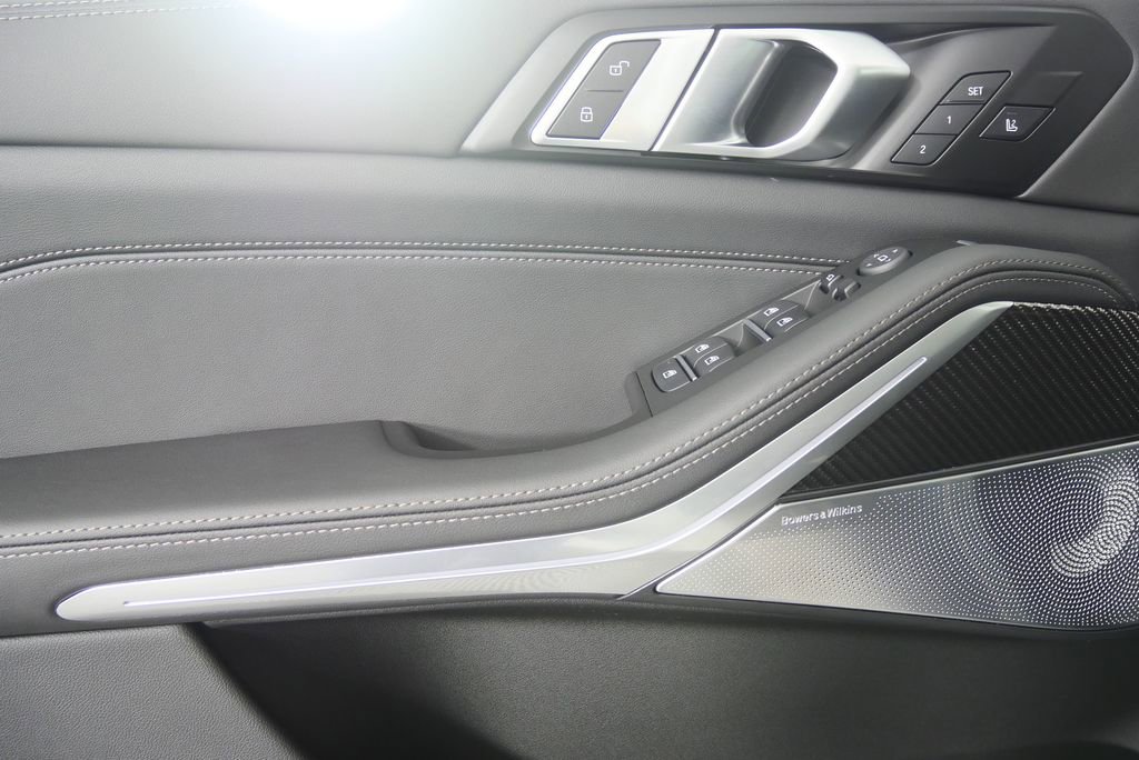 Used 2026 BMW X5 M60i image 9