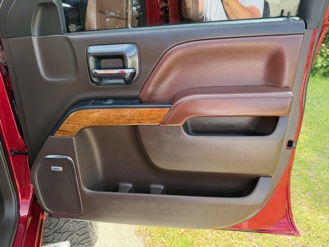 Used 2018 Chevrolet Silverado 2500 High Country w/ Duramax Plus Package AWD/4WD image 14
