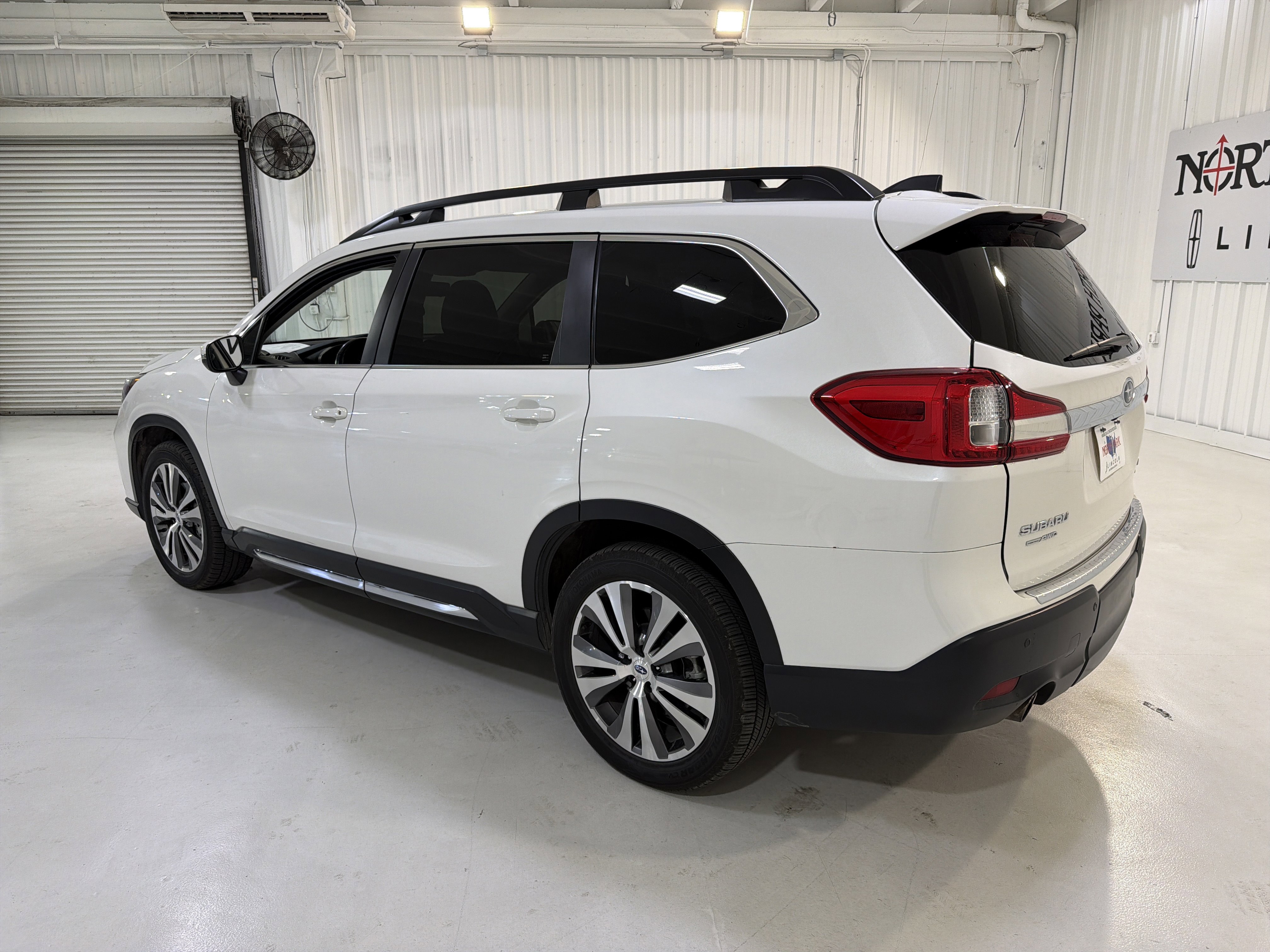Used 2022 Subaru Ascent Limited w/ Technology Package image 3