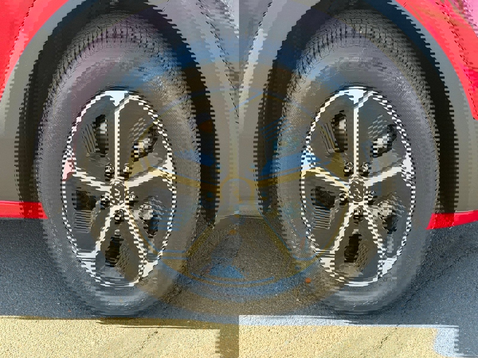 Used 2024 Kia Niro LX image 11