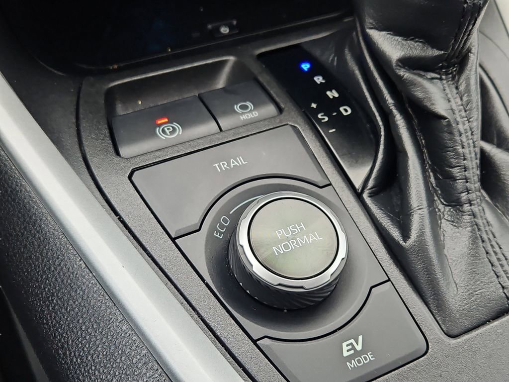 Used 2021 Toyota RAV4 XSE image 19