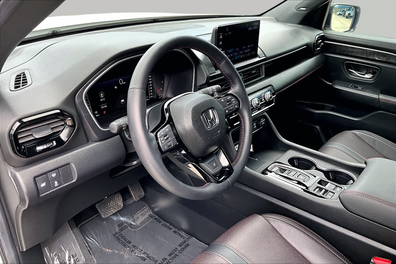 Used 2025 Honda Pilot Black Edition image 18