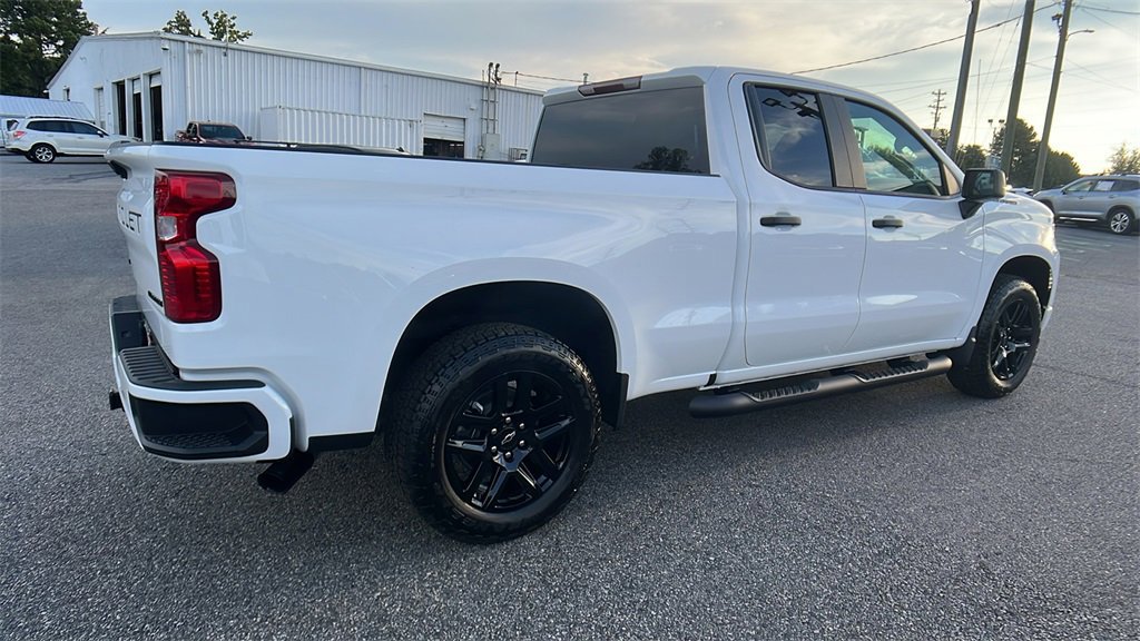 New 2026 Chevrolet Silverado 1500 Custom w/ Turbomax Blackout Package image 5