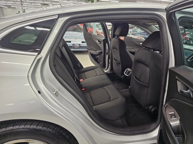 Used 2016 Chevrolet Malibu LT image 31