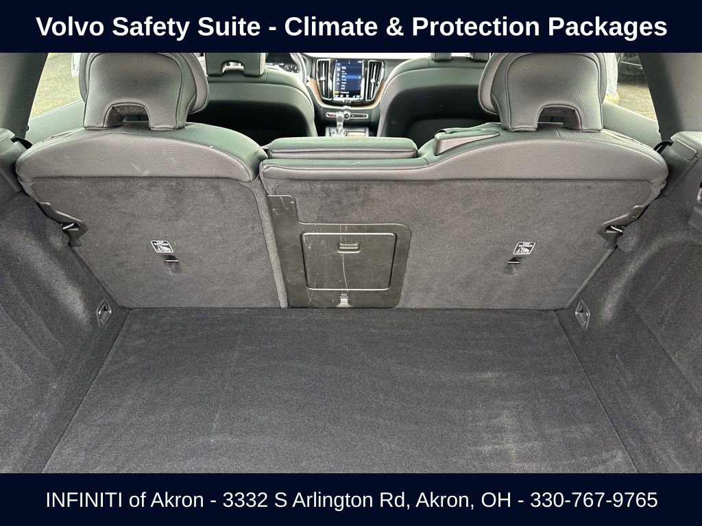Used 2021 Volvo XC60 T5 Momentum w/ Premium Package image 35