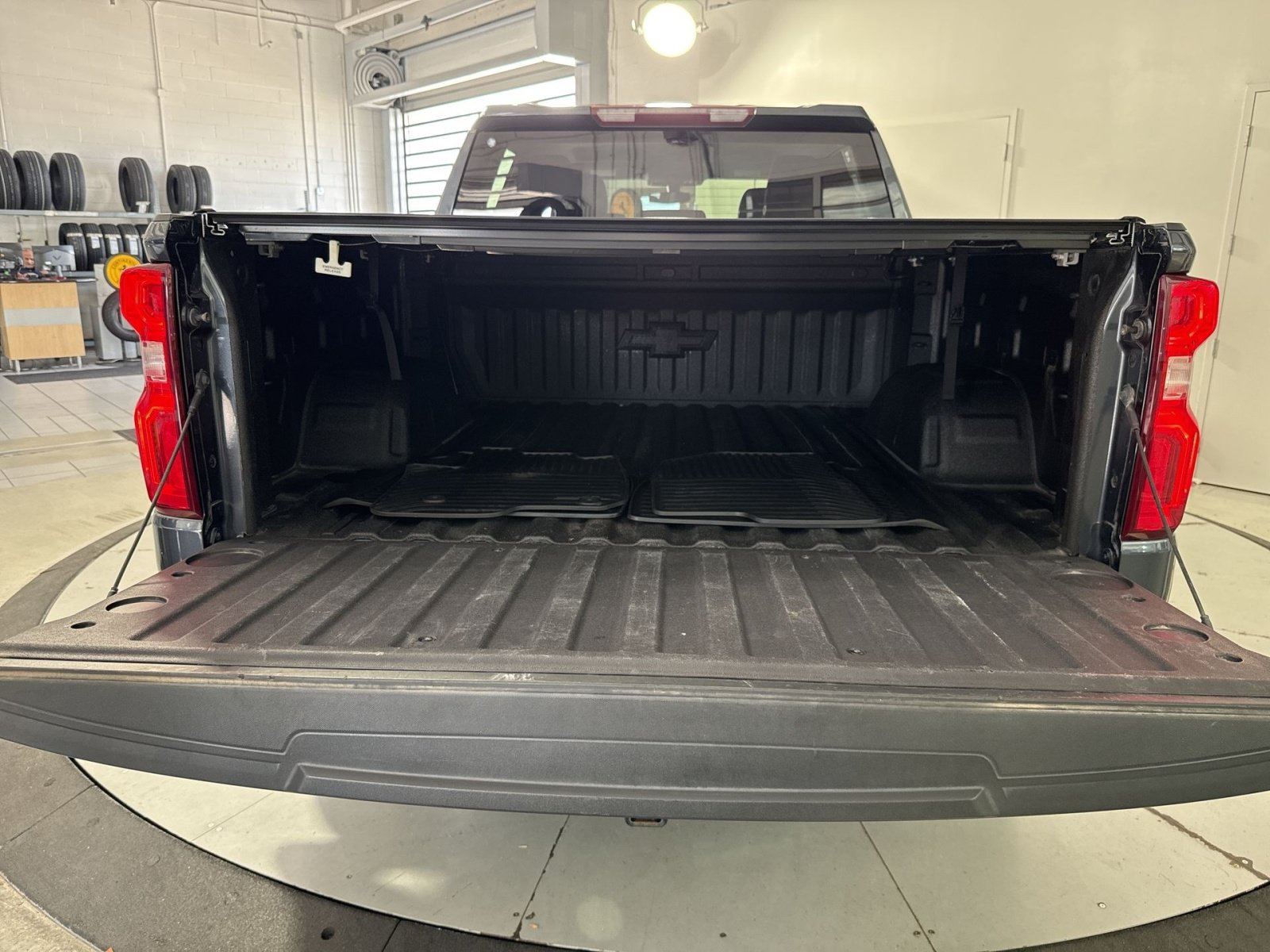 Used 2021 Chevrolet Silverado 1500 RST w/ Z71 Off-Road Package AWD/4WD image 27