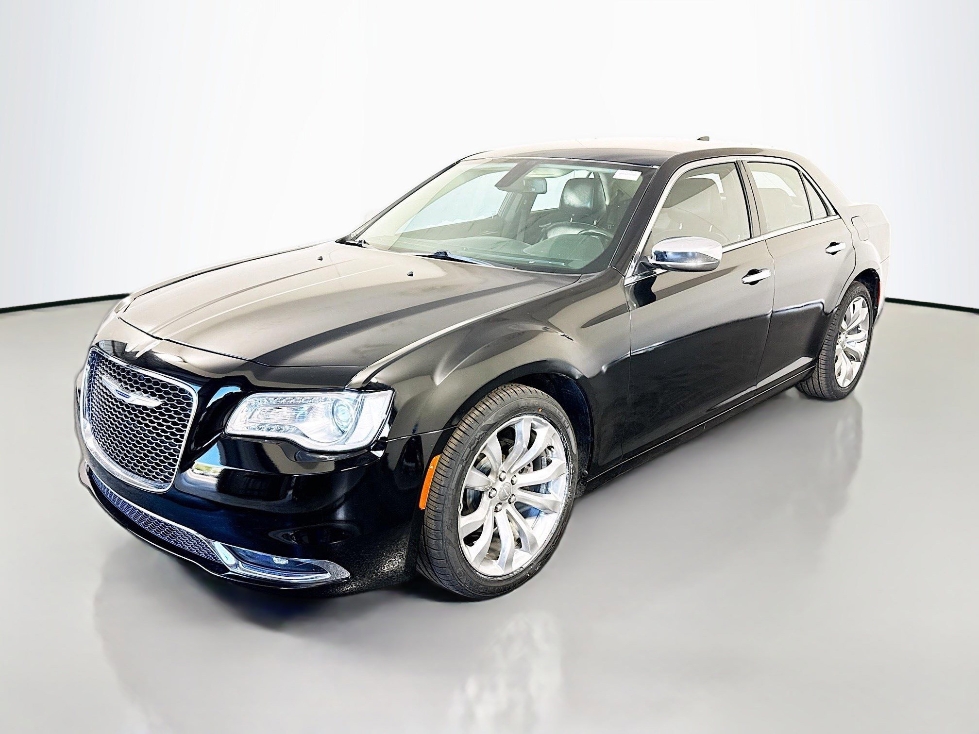 Used 2019 Chrysler 300 Limited image 4