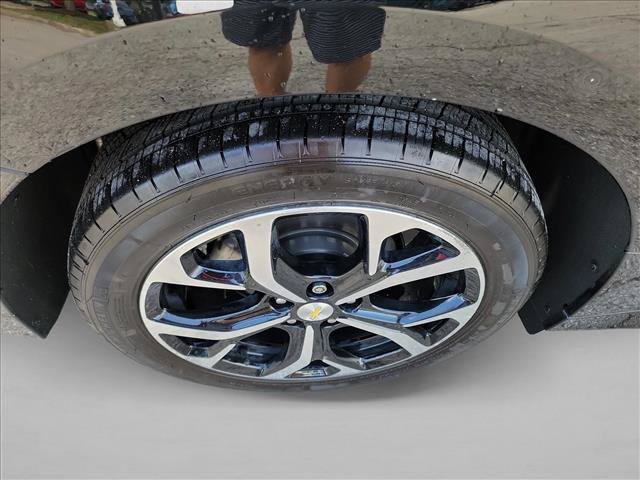 Used 2017 Chevrolet Volt LT w/ Comfort Package FWD image 11