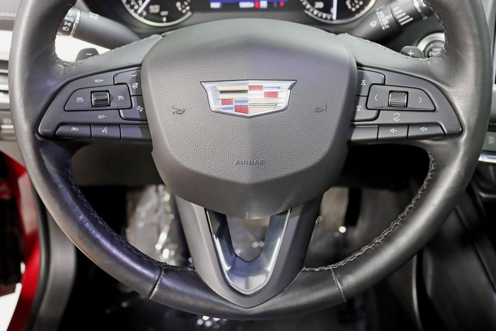Used 2019 Cadillac XT4 Premium Luxury w/ Enhanced Visibility Package AWD/4WD image 15