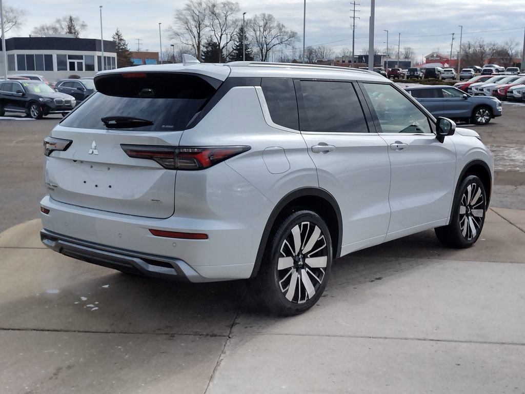 New 2026 Mitsubishi Outlander SEL image 6