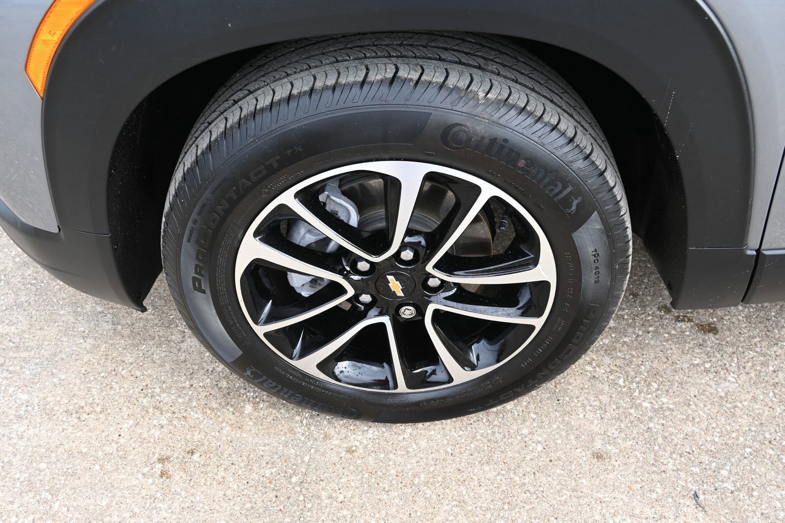 Used 2025 Chevrolet TrailBlazer LT image 2