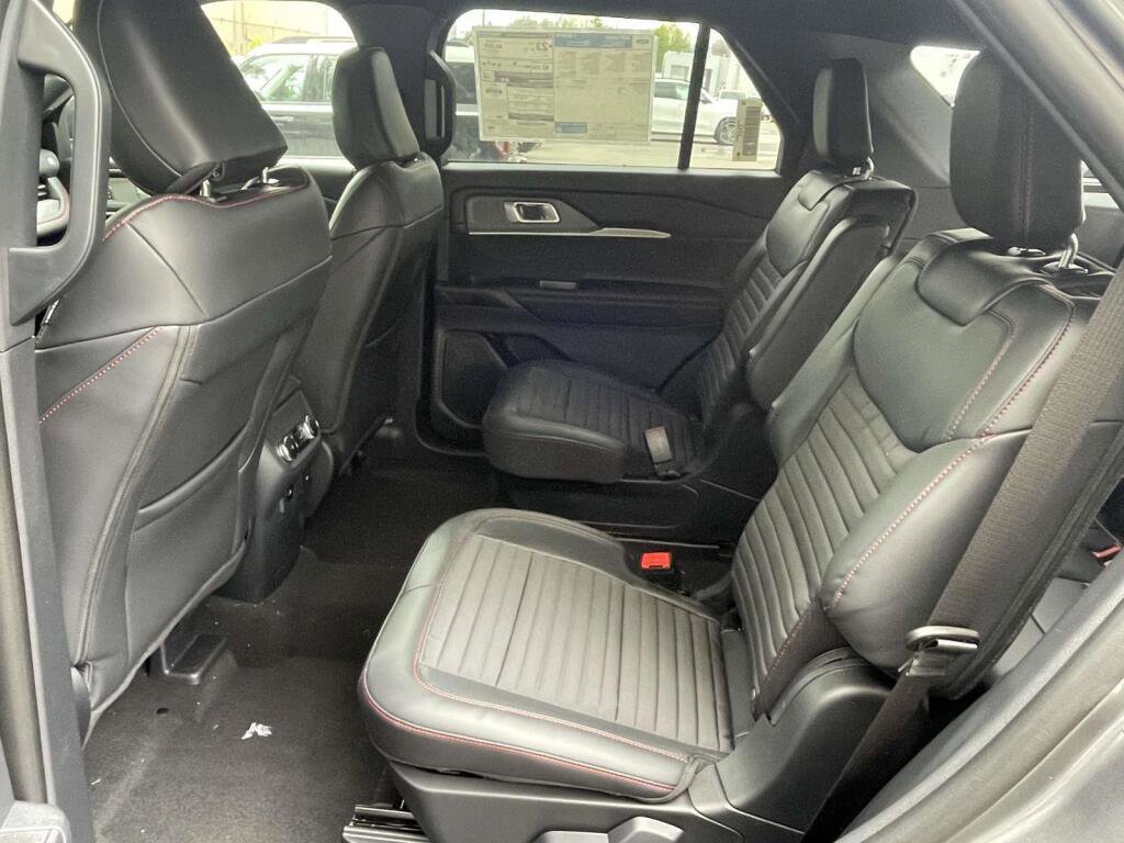 New 2026 Ford Explorer ST-Line AWD/4WD image 19