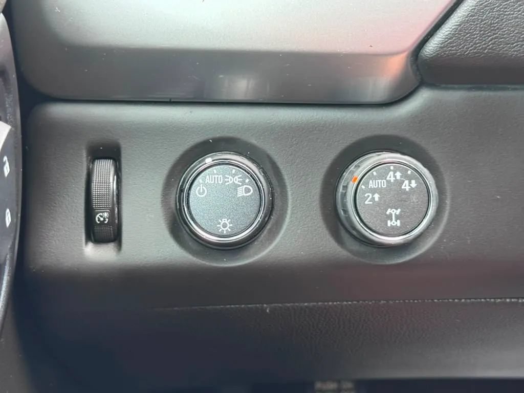 Used 2019 Chevrolet Suburban LT AWD/4WD image 24