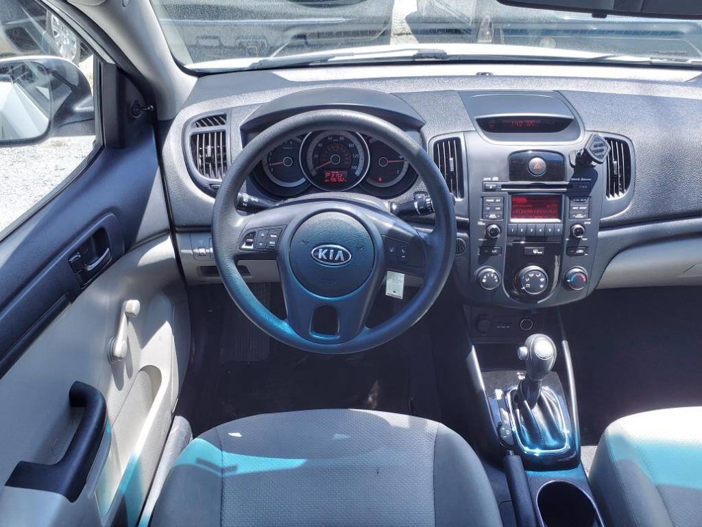 Used 2012 Kia Forte LX image 9