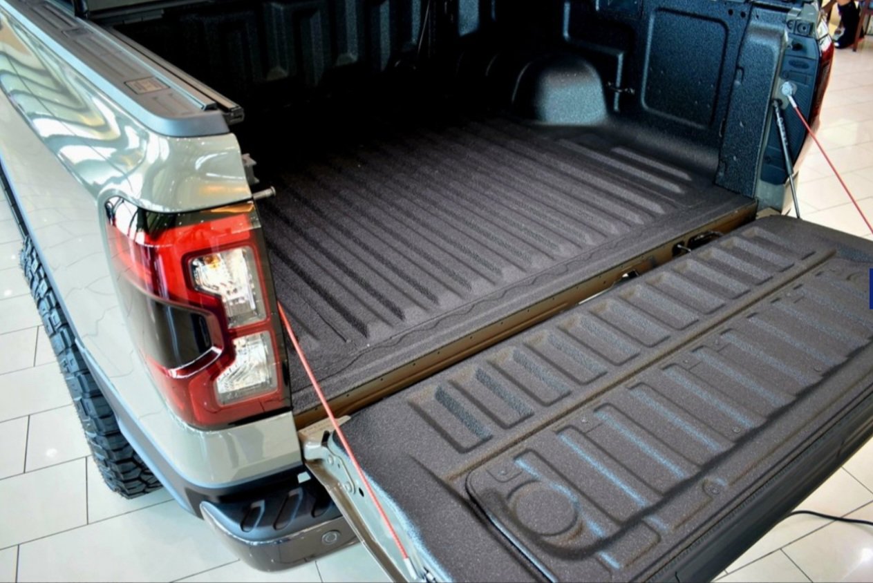 New 2025 Ford Ranger XLT w/ Equipment Group 301A High image 10