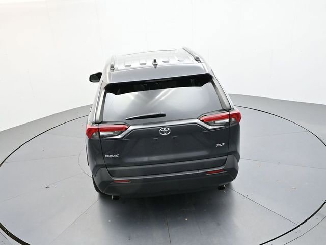 Used 2020 Toyota RAV4 XLE Premium image 24