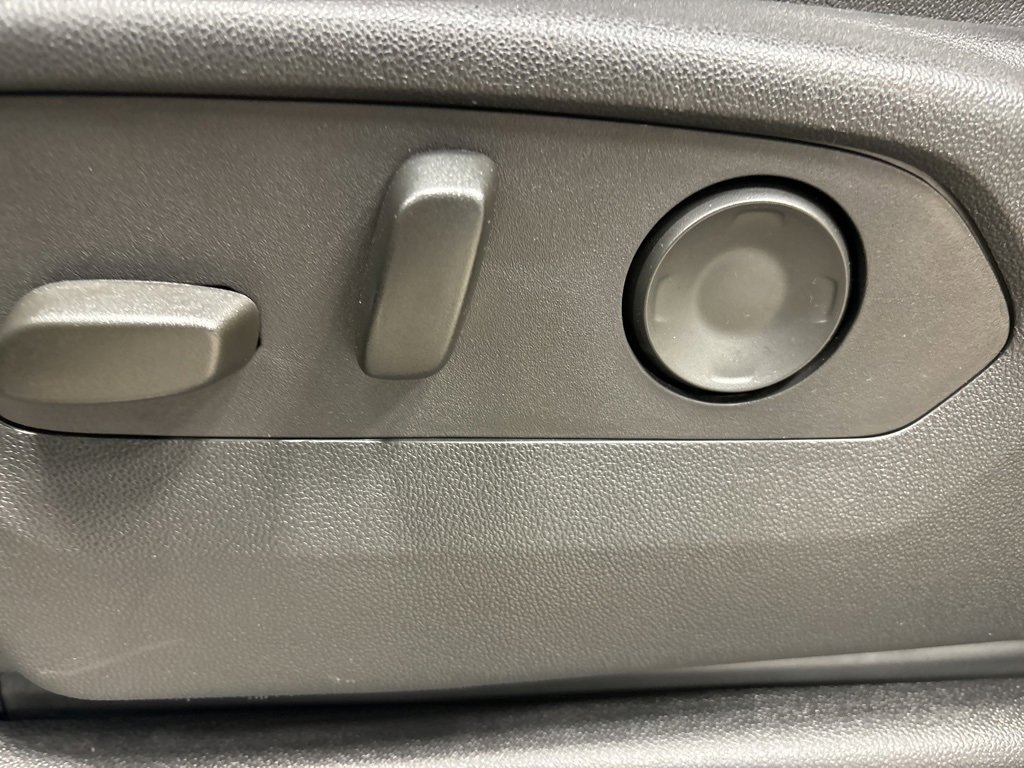 Used 2024 Chevrolet Tahoe High Country image 24