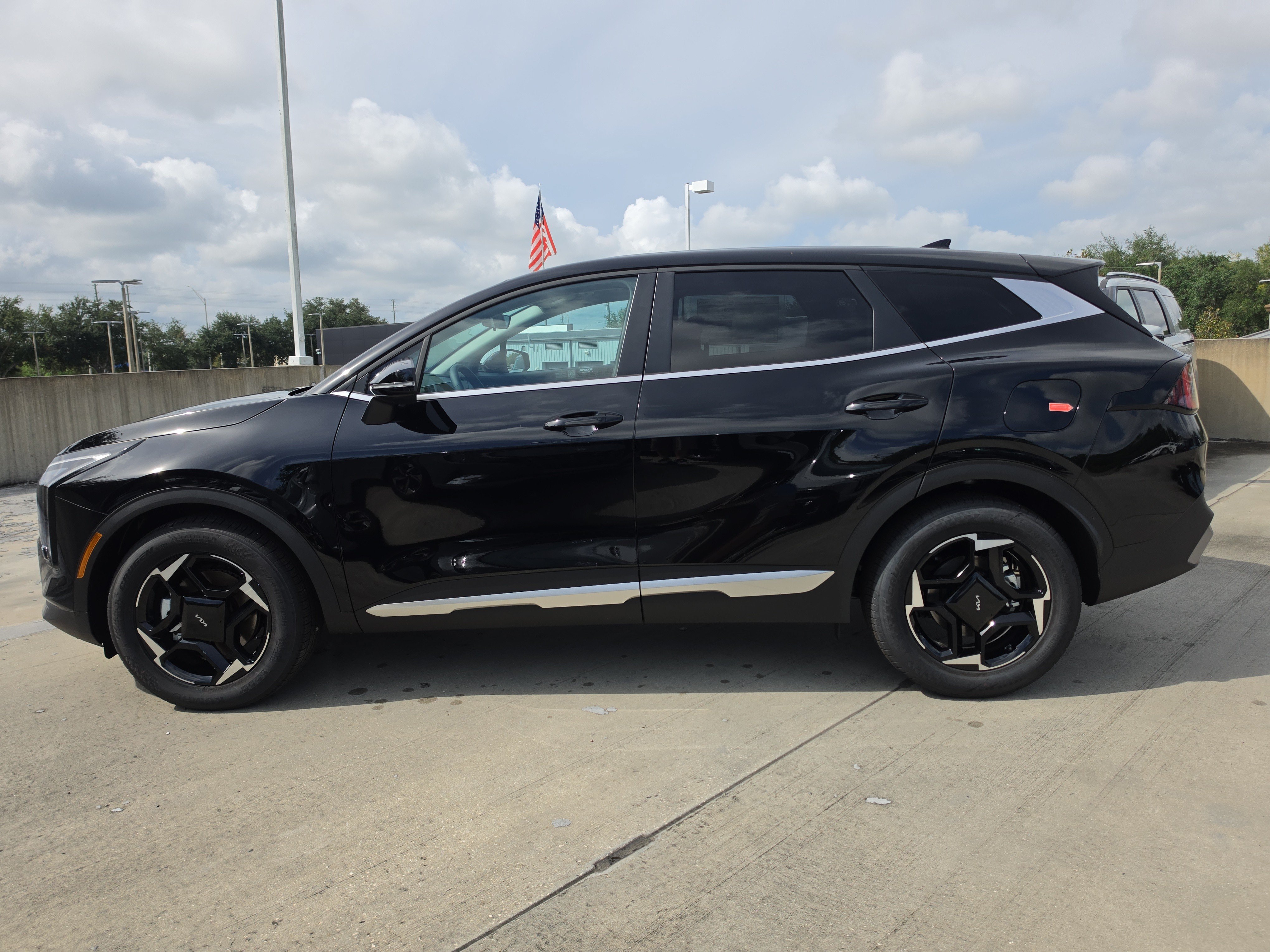 New 2027 Kia Sportage EX FWD image 5
