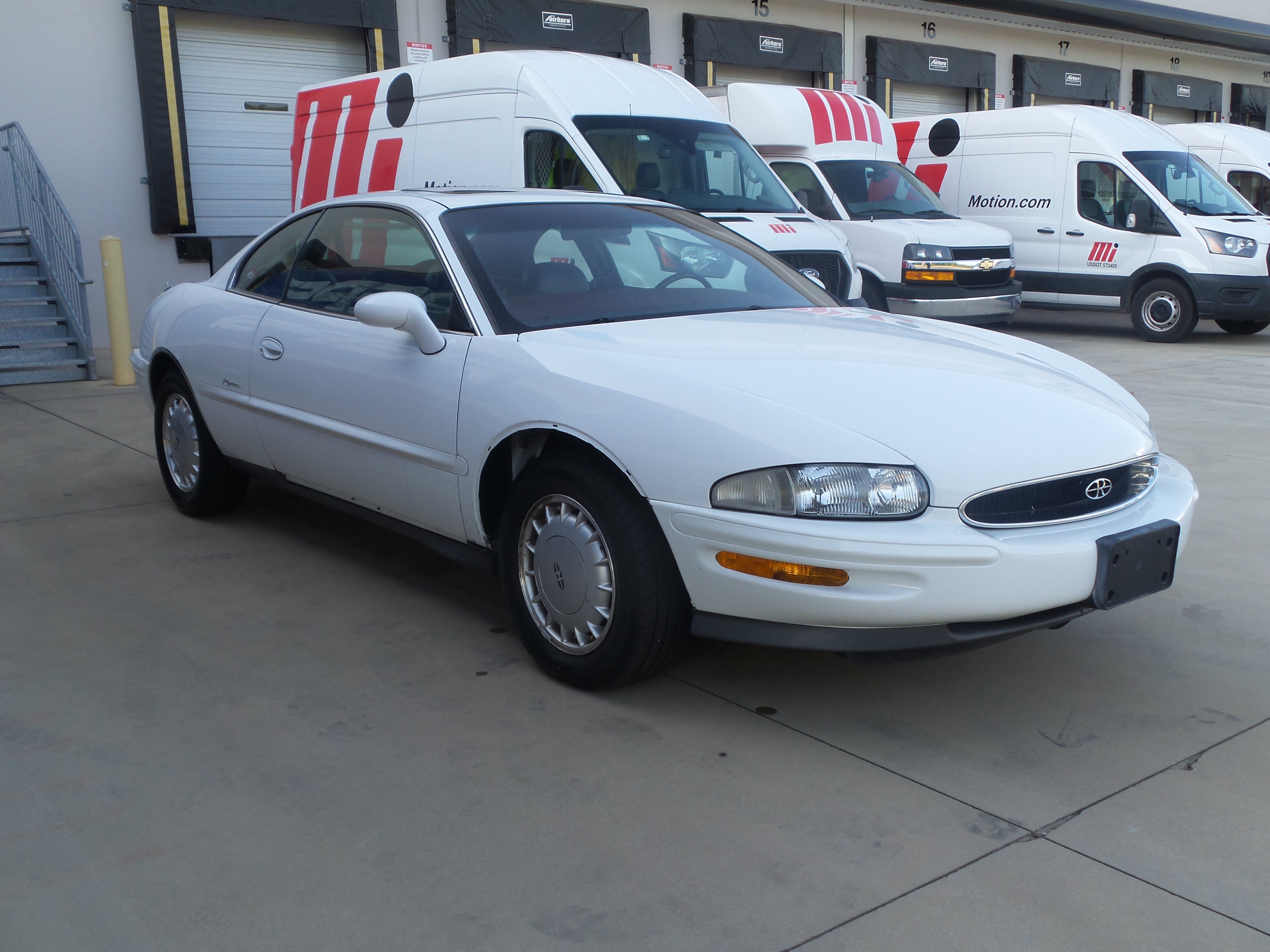 Used 1995 Buick Riviera Coupe FWD image 6