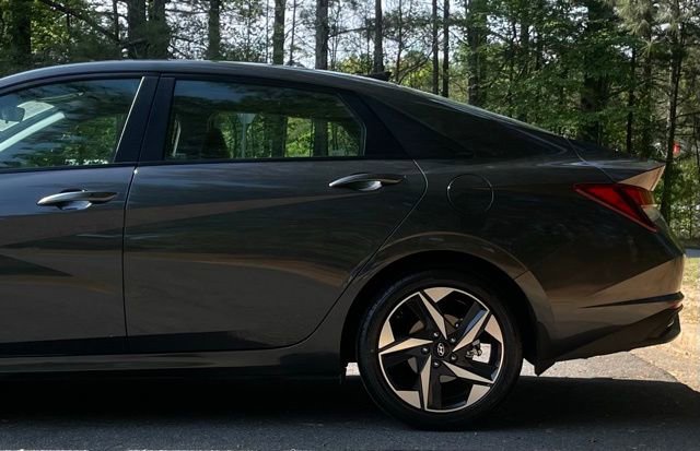 Used 2023 Hyundai Elantra SEL w/ Convenience Package image 5