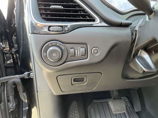 Used 2023 Jeep Cherokee Altitude Lux w/ Lux Elite Package image 19