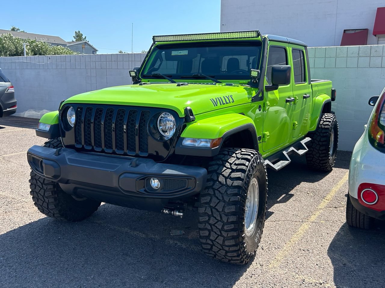 Used 2021 Jeep Gladiator Sport AWD/4WD image 2