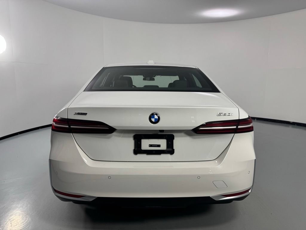 Certified 2024 BMW 530i xDrive w/ Convenience Package AWD/4WD image 7