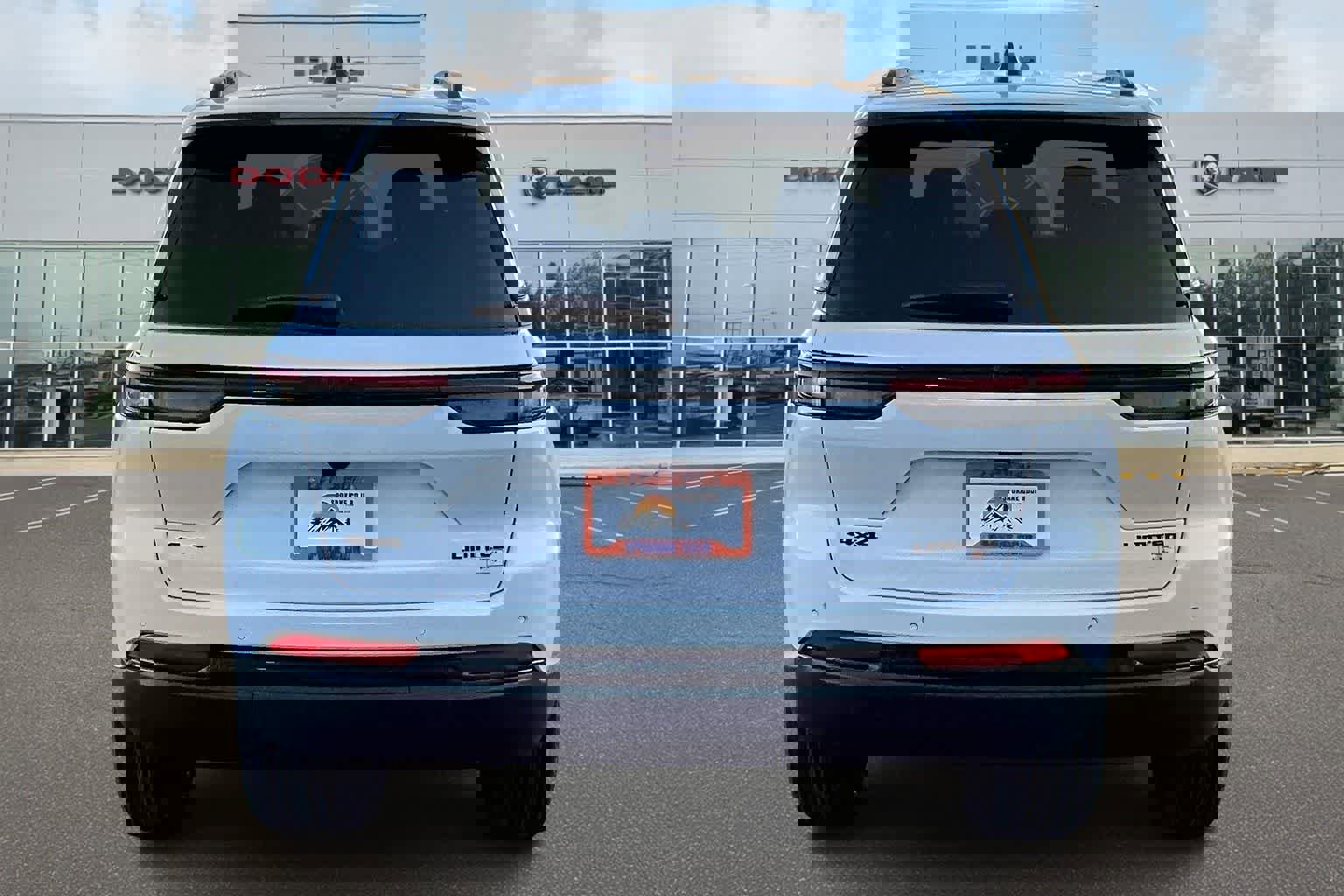 New 2025 Jeep Grand Cherokee Limited w/ Luxury Tech Group II image 5