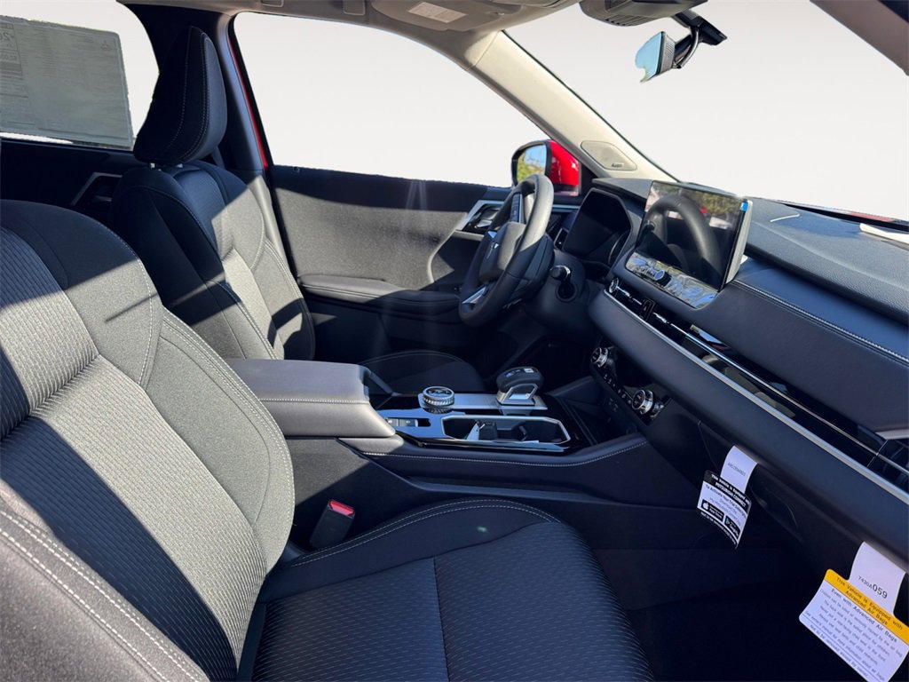 New 2025 Mitsubishi Outlander ES image 15