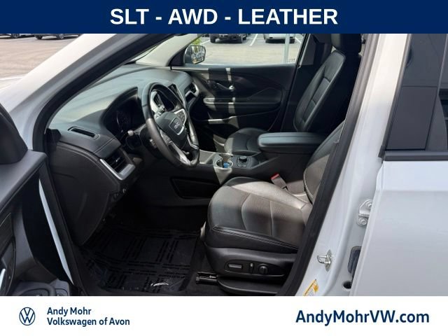 Used 2024 GMC Terrain SLT AWD/4WD image 12