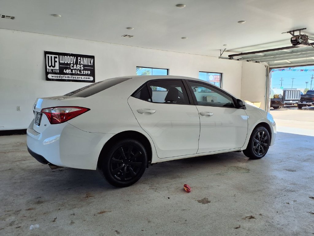 Used 2016 Toyota Corolla LE FWD image 3