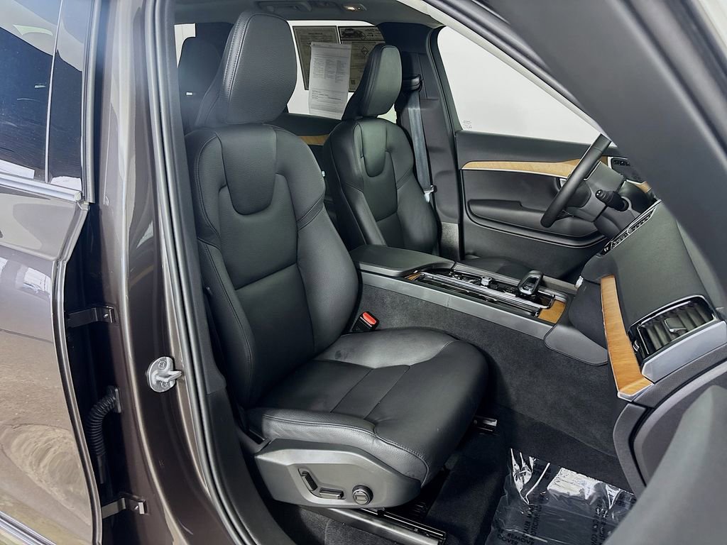 Used 2024 Volvo XC90 B6 Plus w/ Protection Package Premier AWD/4WD image 29