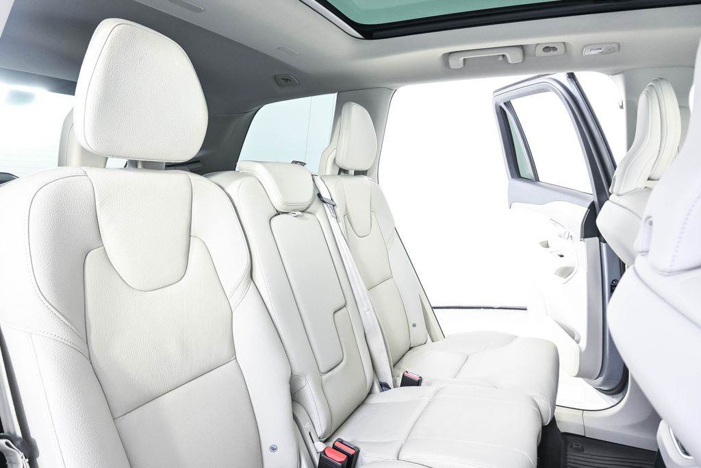 Certified 2025 Volvo XC90 T8 Plus w/ Protection Package Premier AWD/4WD image 24