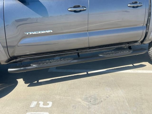 Used 2018 Toyota Tacoma TRD Sport w/ Technology Package image 11