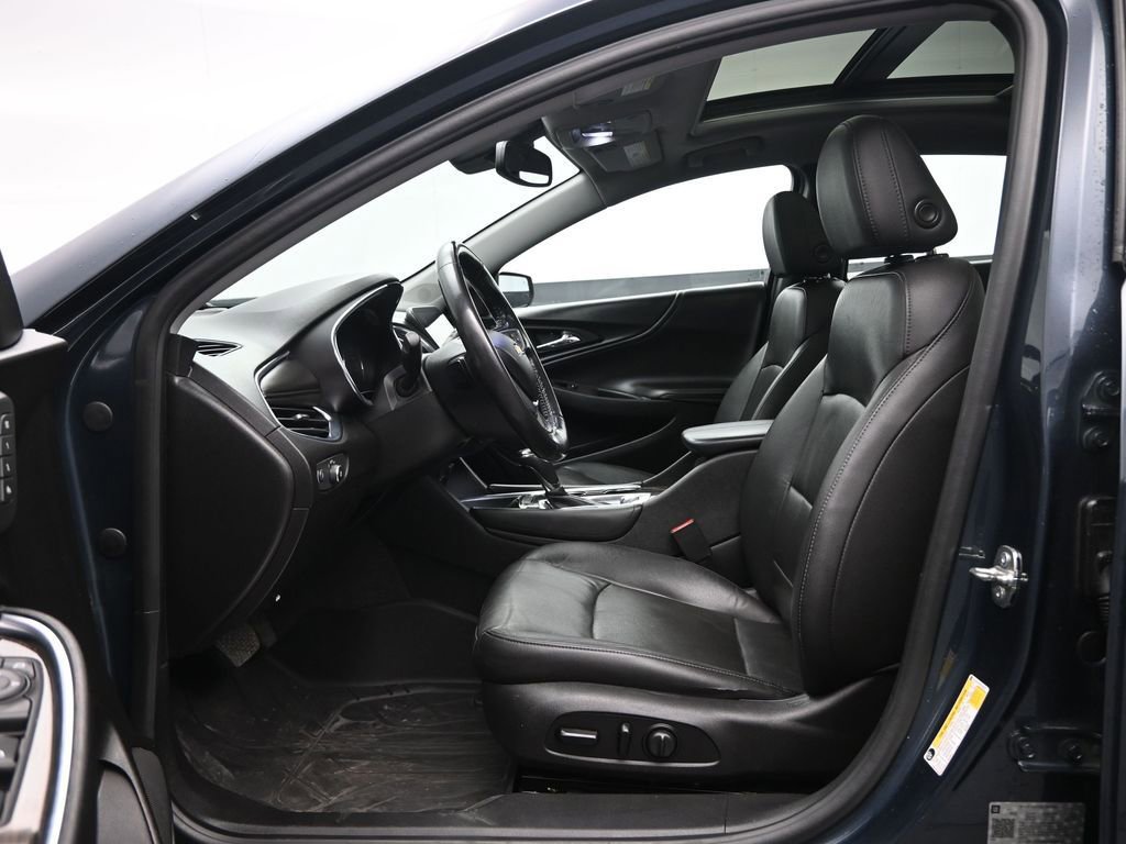 Used 2019 Chevrolet Malibu Premier w/ Sun and Wheel Package image 21