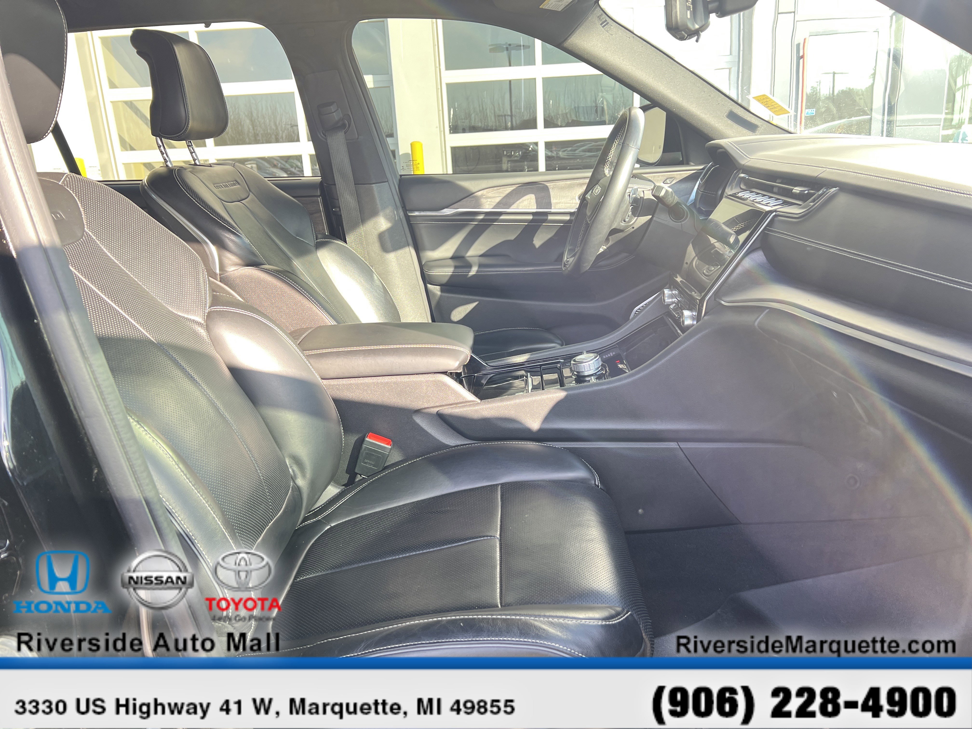 Used 2022 Jeep Grand Cherokee L Overland w/ Advanced Protech Group III image 26